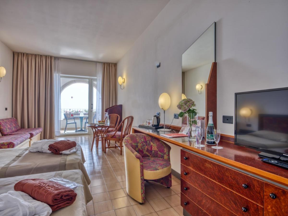 Hotel Olimpo le Terrazze Letojanni Esterno foto
