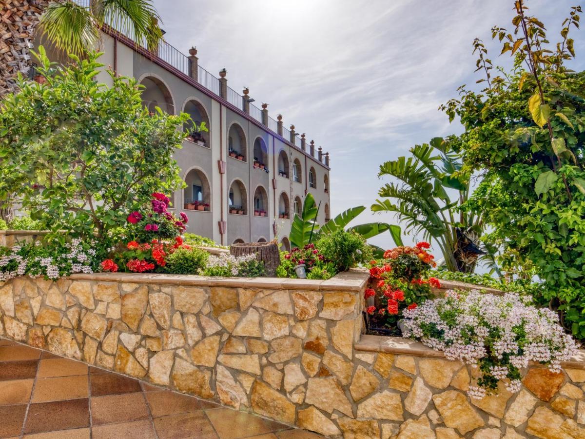Hotel Olimpo le Terrazze Letojanni Esterno foto