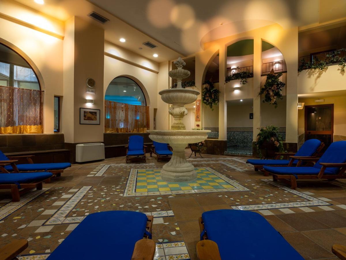 Hotel Olimpo le Terrazze Letojanni Esterno foto