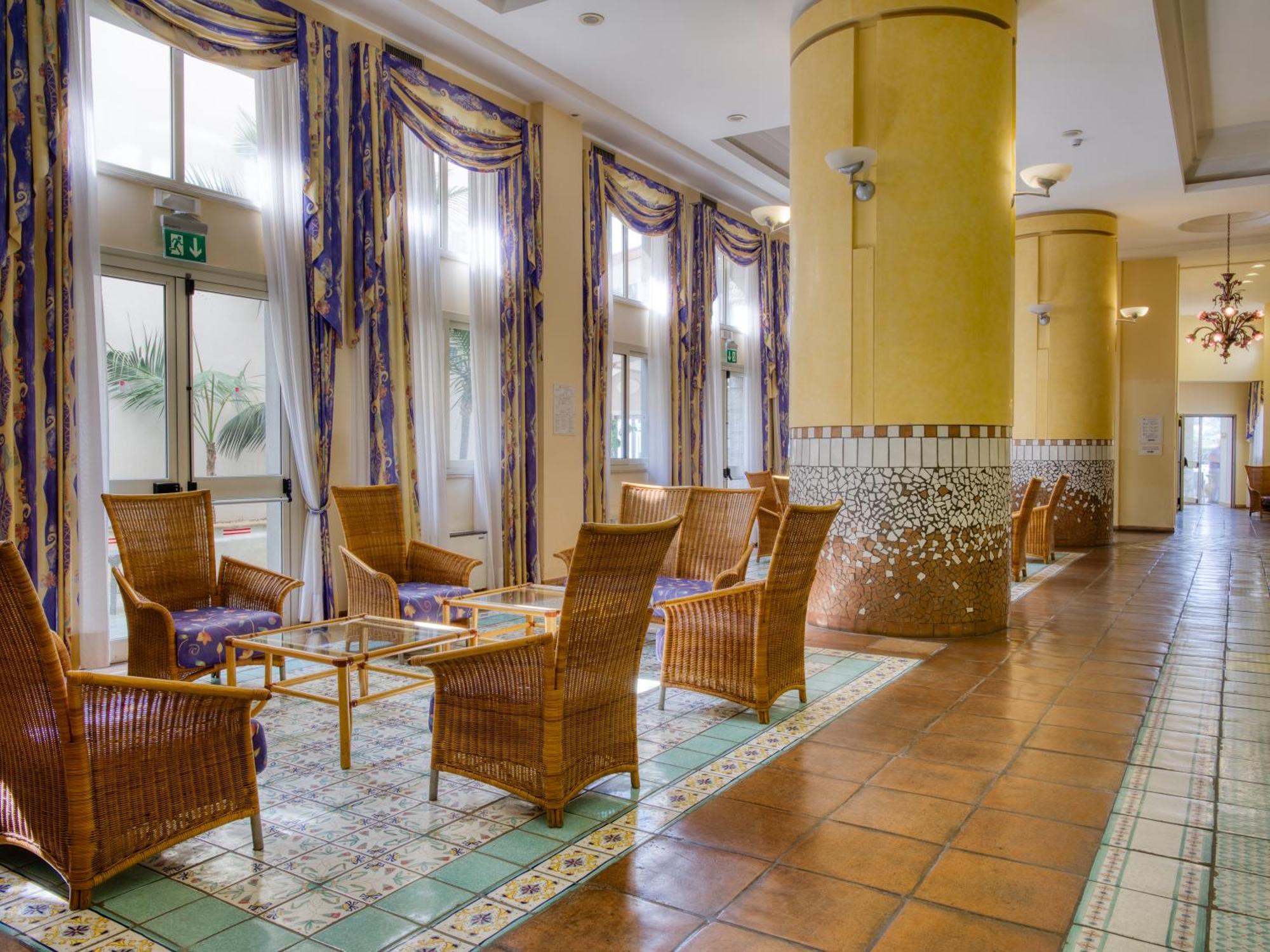 Hotel Olimpo le Terrazze Letojanni Esterno foto