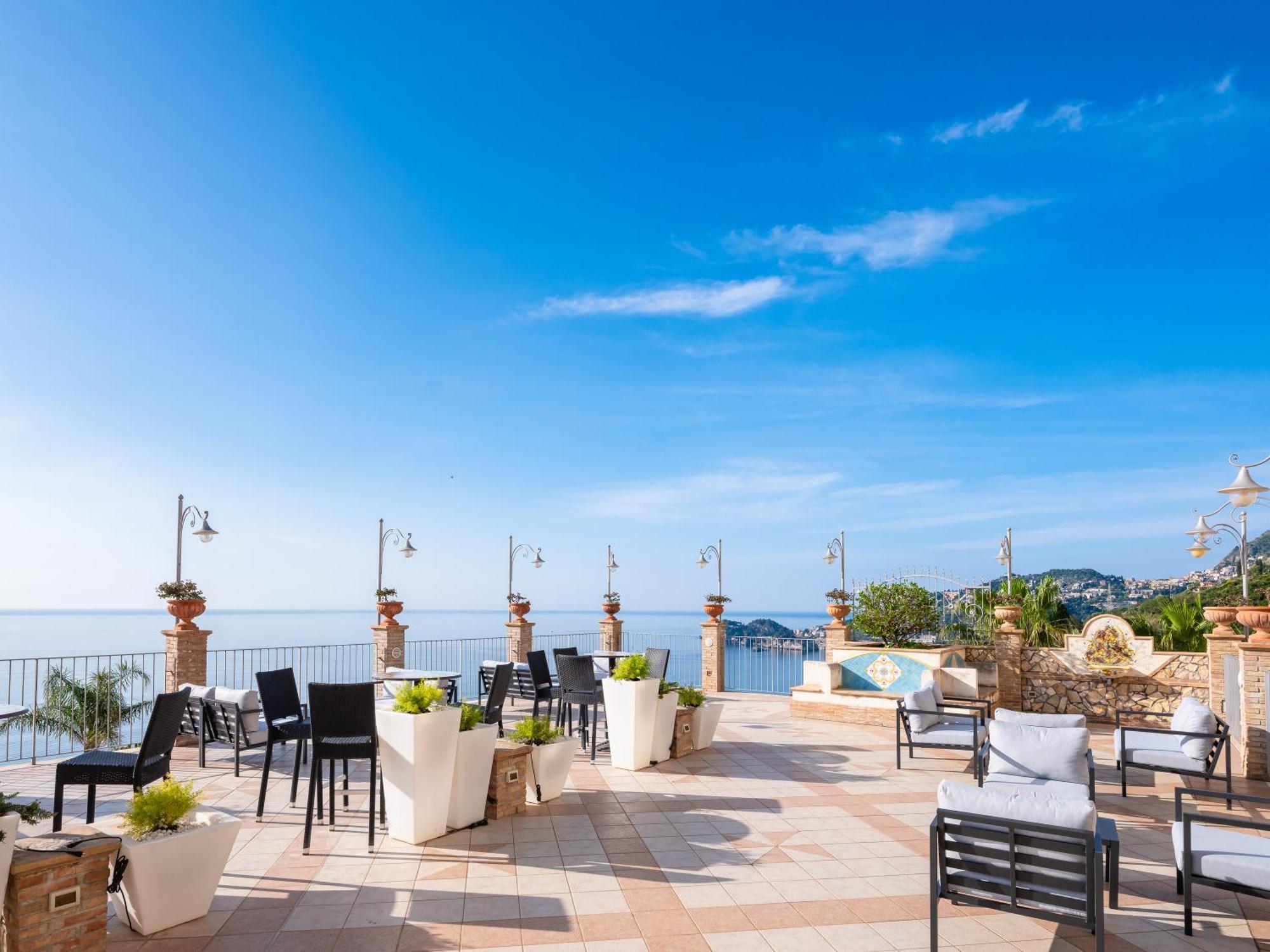 Hotel Olimpo le Terrazze Letojanni Esterno foto