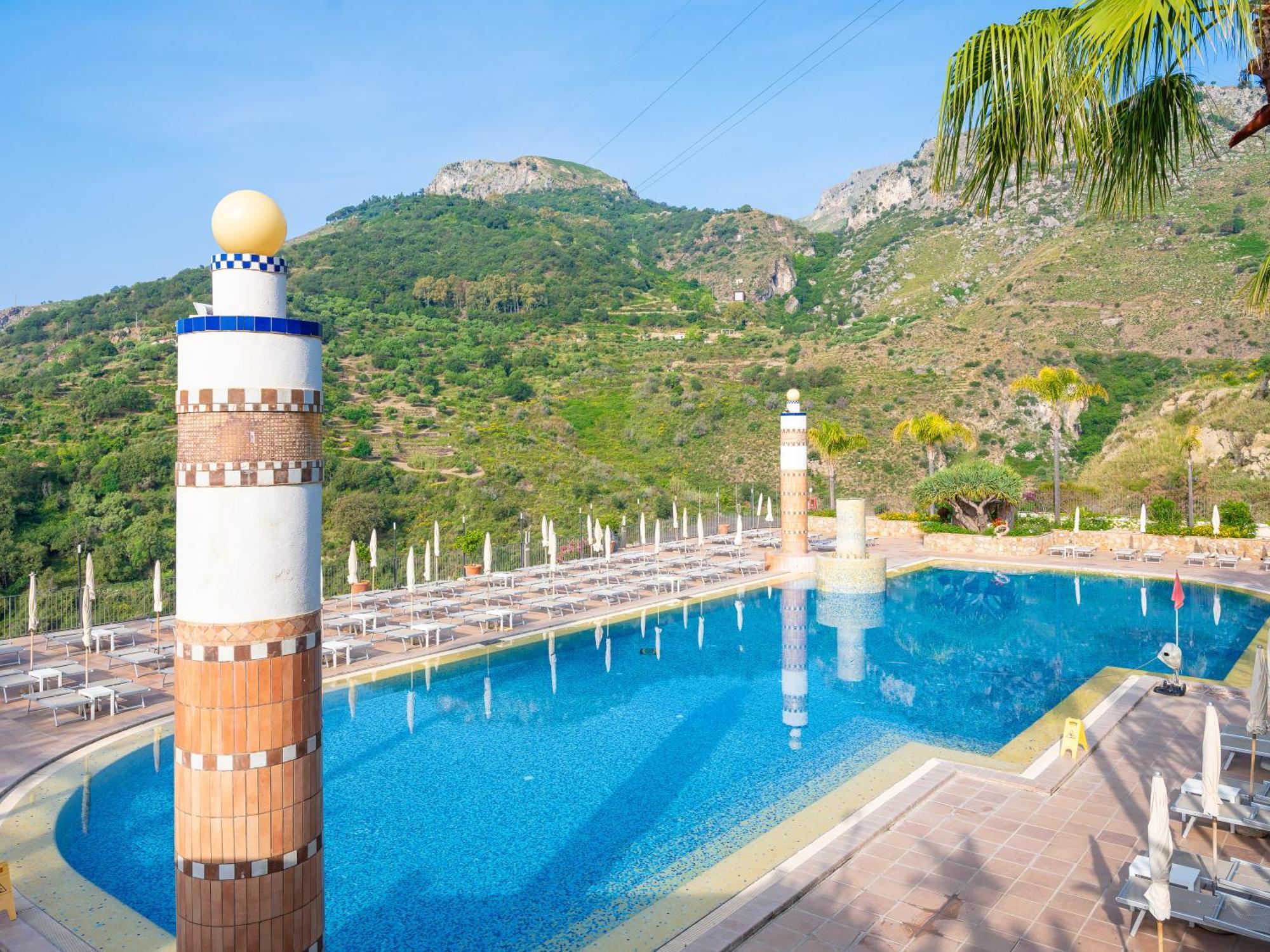 Hotel Olimpo le Terrazze Letojanni Esterno foto