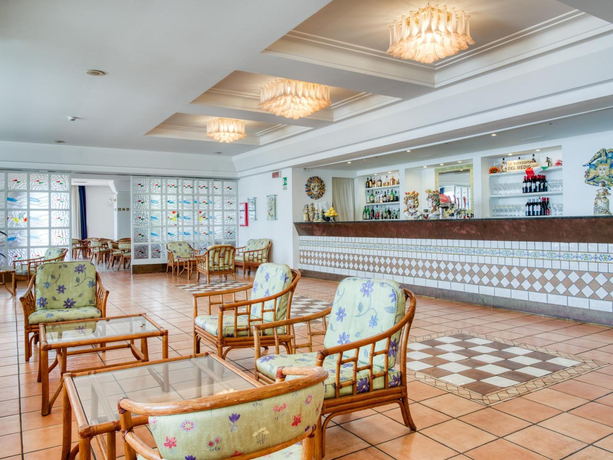 Hotel Olimpo le Terrazze Letojanni Esterno foto