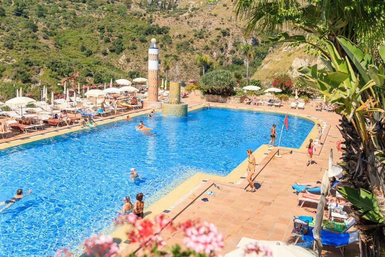 Hotel Olimpo le Terrazze Letojanni Esterno foto