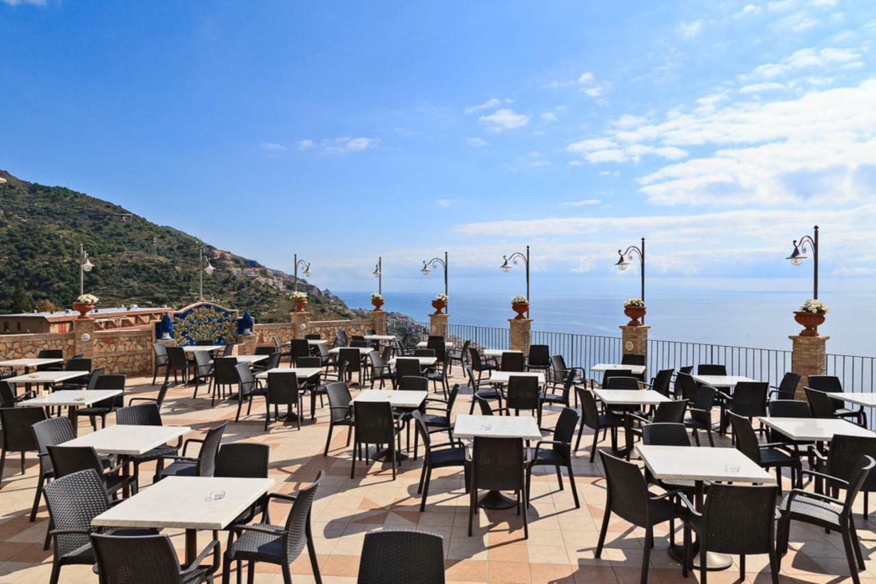 Hotel Olimpo le Terrazze Letojanni Esterno foto